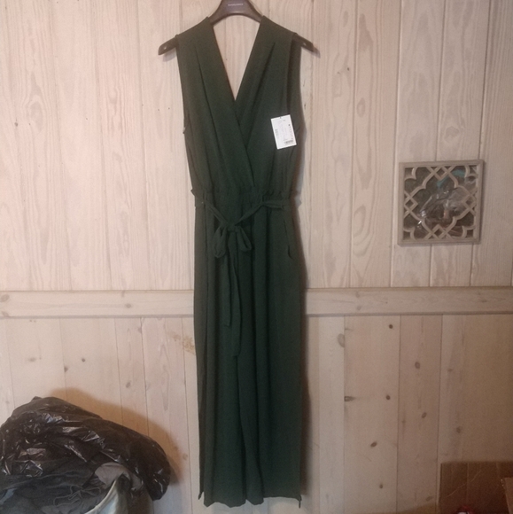 Monteau LA Womens 2X V-Neck Split Leg Hunter Green Tank Sleeve Belted Jumpsuit - Picture 4 of 10